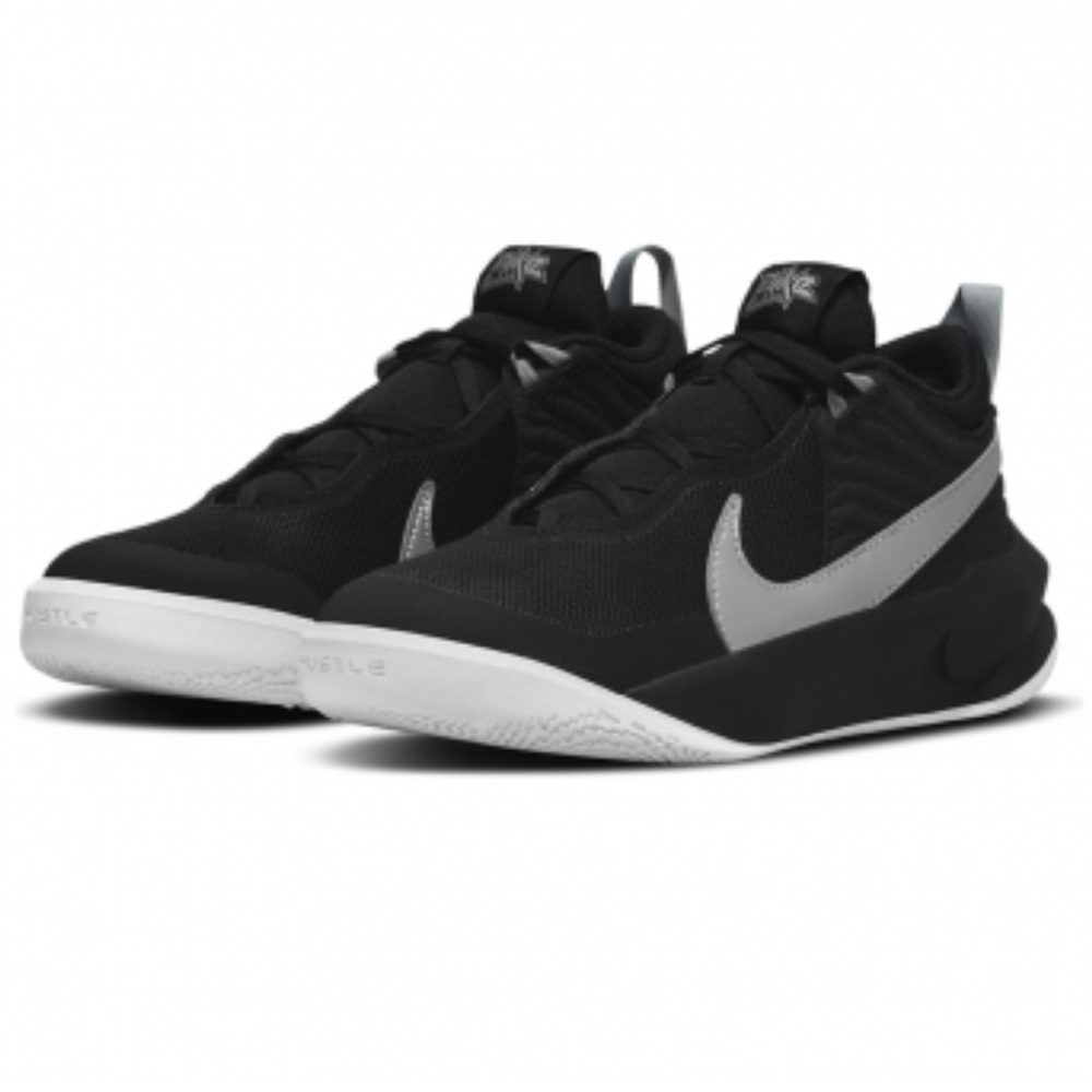 NIKE Team Hustle D10 Sneakers